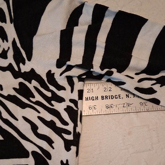 Joseph A. Black and White Animal Print Top/Sweater - Picture 7 of 10
